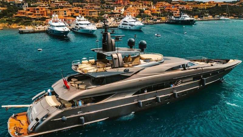 SuperYacht Times: Yat Dünyasının Kılavuzu