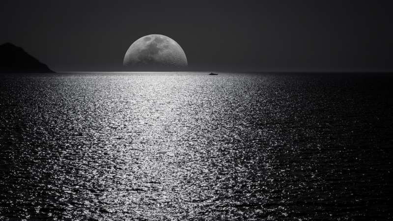 Denizde Gece Seyri