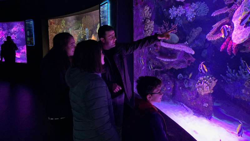 Nautica Goods Team and Students in Antalya Aquarium