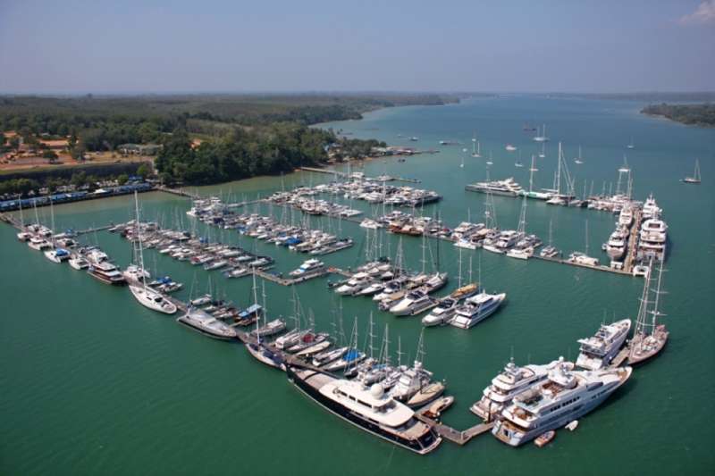 Yacht Haven Grande