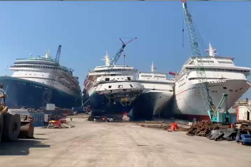 Aliaga Ship Recycling Returned to Cruise Port