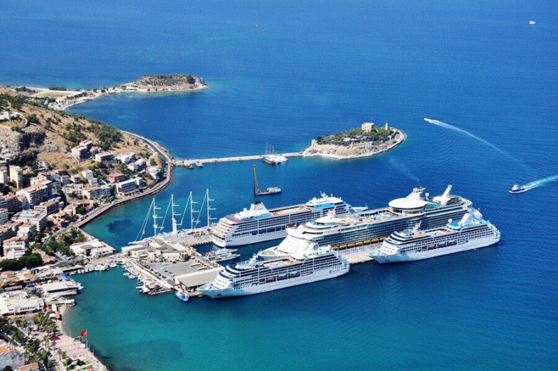 2022 Kuşadası Yolcu Gemi Programı - Su Üstünde