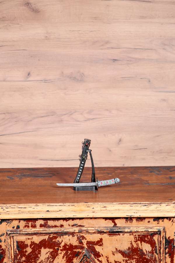 Küçük İşlemeli Katana
