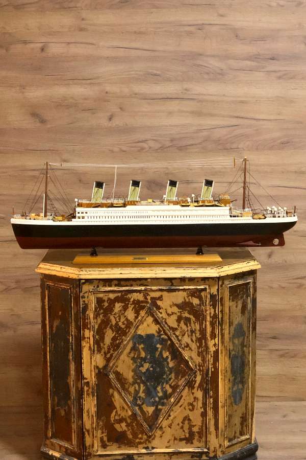 El Yapımı Ahşap Titanic Gemi Maketi