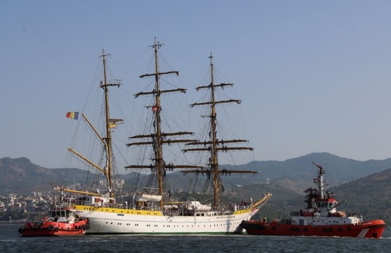 Romanya Askeri Gemisi Nava Scoala Mircea İzmir'e Geldi