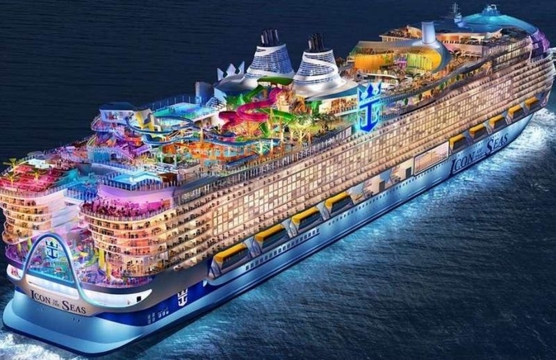 Dünyanın En Büyük Yolcu Gemisi Icon of the Seas, İlk Yolculuğuna Çıktı