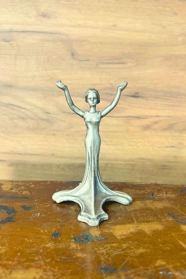 Past Time Veronese Hanım