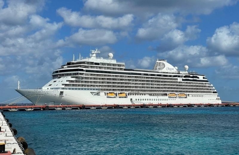 Seven Seas Splendor Kruvaziyer Gemisi